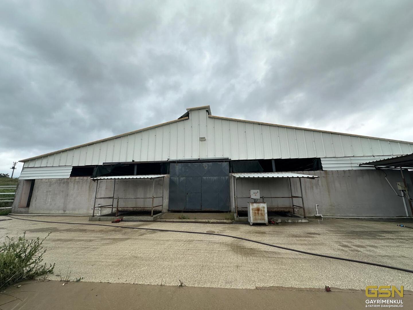 6-GSN GAYRİMENKUL'DEN AVRUPA STANDARTLARINDA RUHSATLI BESİÇİFTLİĞİ