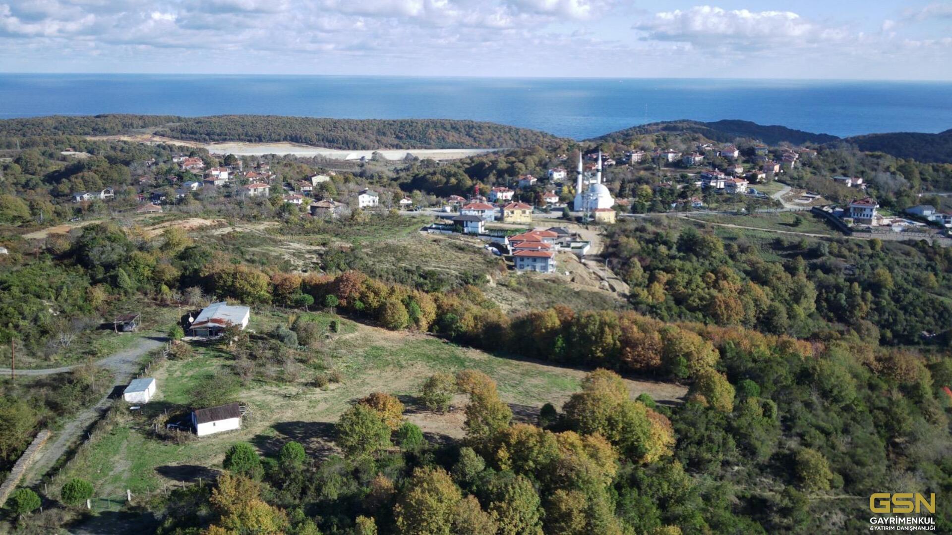 7-ŞİLE DE DENİZE YAKIN RUHSATLI EV VE ARAZİ