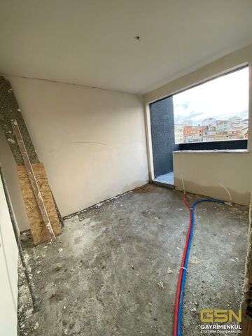 24-ÇAYIROVA'DA KENT MEYDANINA YAKIN KONUMDA SATILIK DAİRELER