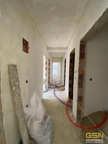 29-ÇAYIROVA'DA KENT MEYDANINA YAKIN KONUMDA SATILIK DAİRELER