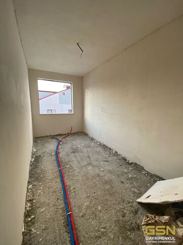 3-ÇAYIROVA'DA KENT MEYDANINA YAKIN KONUMDA SATILIK DAİRELER