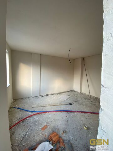 9-ÇAYIROVA'DA KENT MEYDANINA YAKIN KONUMDA SATILIK DUBLEKS DAİRELER