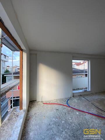 14-ÇAYIROVA'DA KENT MEYDANINA YAKIN KONUMDA SATILIK DUBLEKS DAİRELER