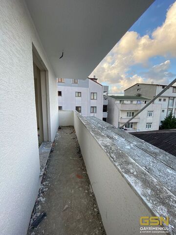 27-ÇAYIROVA'DA KENT MEYDANINA YAKIN KONUMDA SATILIK DUBLEKS DAİRELER