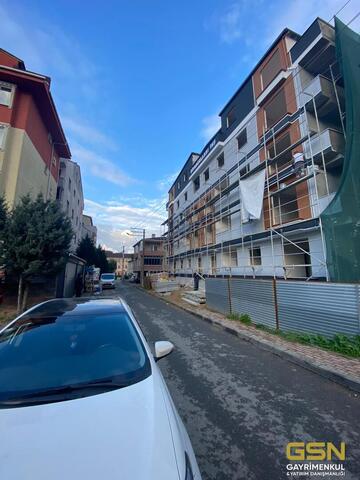 2-ÇAYIROVA'DA KENT MEYDANINA YAKIN KONUMDA SATILIK DUBLEKS DAİRELER