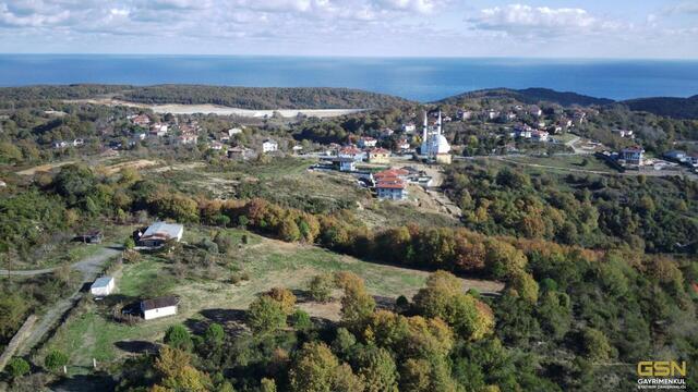 ŞİLE DE DENİZE YAKIN RUHSATLI EV VE ARAZİ