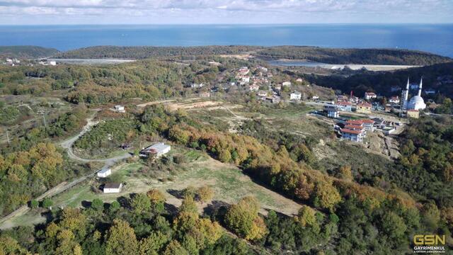 9-ŞİLE DE DENİZE YAKIN RUHSATLI EV VE ARAZİ