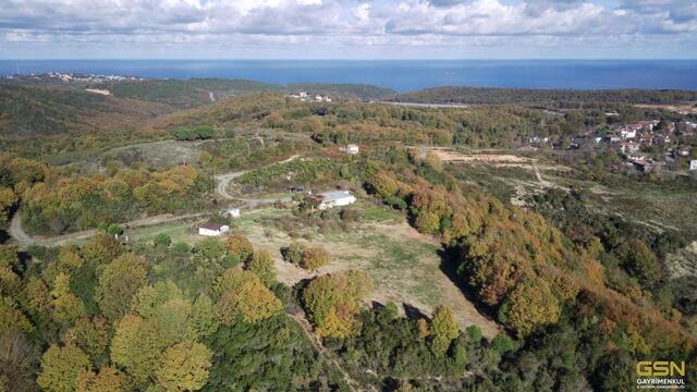 3-ŞİLE DE DENİZE YAKIN RUHSATLI EV VE ARAZİ