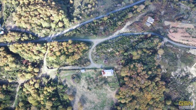 8-ŞİLE DE DENİZE YAKIN RUHSATLI EV VE ARAZİ