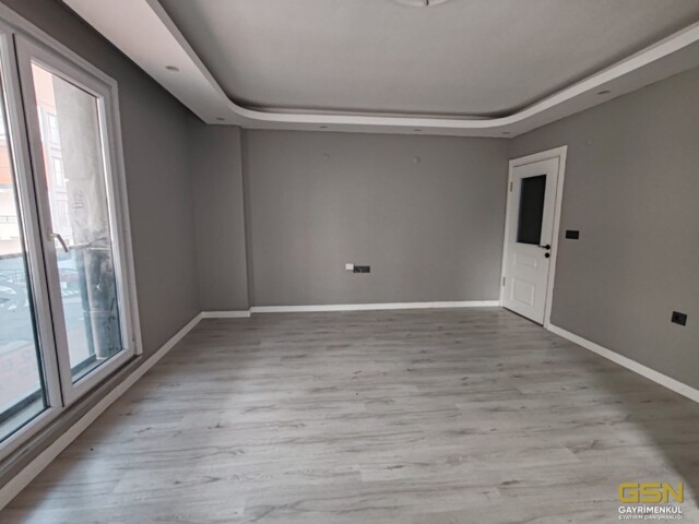 13-ÇAYIROVA EMEK MAHALLESİ BOSNA CADDESİNE YAKIN  SATILIK 3+1 BAHÇE  DUBLEKS