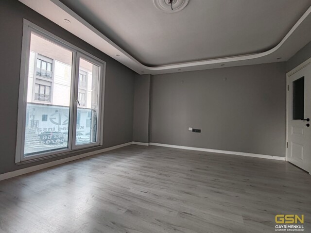 12-ÇAYIROVA EMEK MAHALLESİ BOSNA CADDESİNE YAKIN  SATILIK 3+1 BAHÇE  DUBLEKS