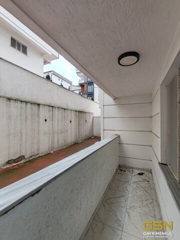 31-ÇAYIROVA EMEK MAHALLESİ BOSNA CADDESİNE YAKIN  SATILIK 3+1 BAHÇE  DUBLEKS