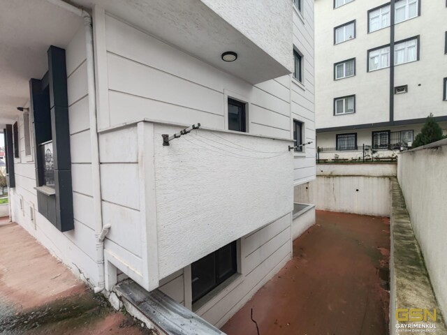 5-ÇAYIROVA EMEK MAHALLESİ BOSNA CADDESİNE YAKIN  SATILIK 3+1 BAHÇE  DUBLEKS