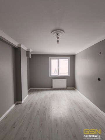 16-ÇAYIROVA EMEK MAHALLESİ BOSNA CADDESİNE YAKIN  SATILIK 3+1 BAHÇE  DUBLEKS