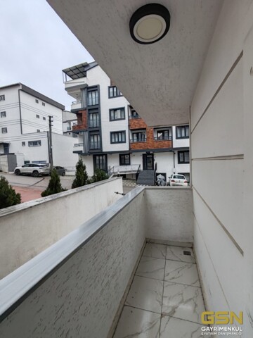 19-ÇAYIROVA EMEK MAHALLESİ BOSNA CADDESİNE YAKIN  SATILIK 3+1 BAHÇE  DUBLEKS