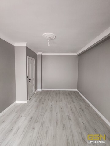 17-ÇAYIROVA EMEK MAHALLESİ BOSNA CADDESİNE YAKIN  SATILIK 3+1 BAHÇE  DUBLEKS