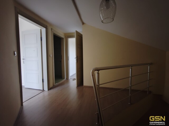 19-ÇAYIROVA MUHAMMER AKSOY CADDESİNDE SATILIK 2+1 DUBLEKS