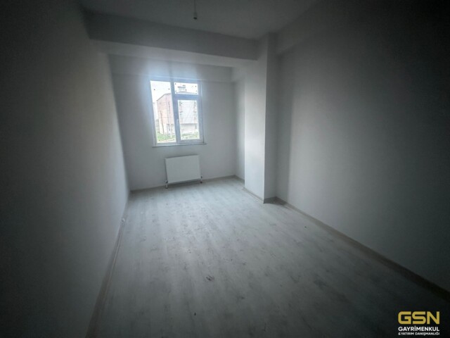 14-ÇAYIROVA ATATÜRK MAHALLESİNDE 2+1 ARAKAT