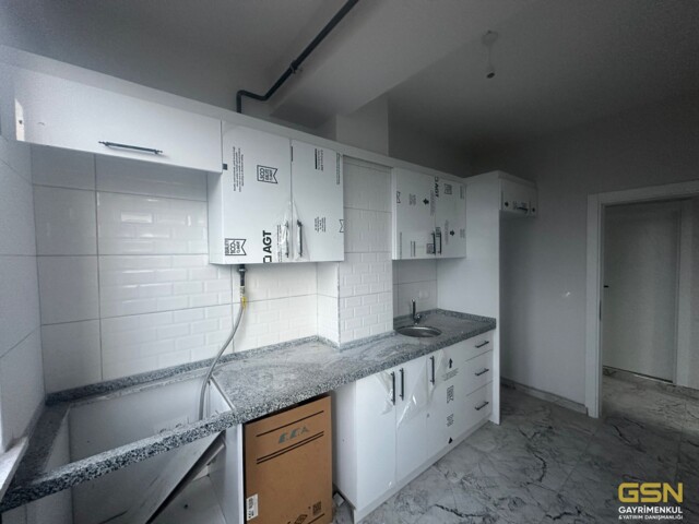 9-ÇAYIROVA ATATÜRK MAHALLESİNDE 2+1 ARAKAT