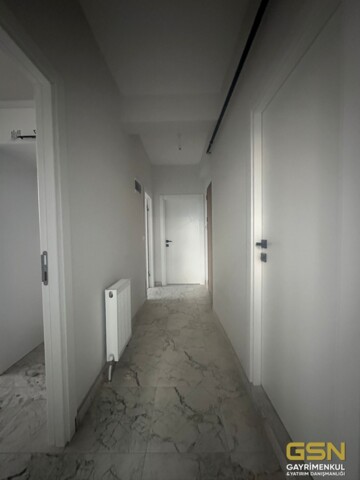 8-ÇAYIROVA ATATÜRK MAHALLESİNDE 2+1 ARAKAT