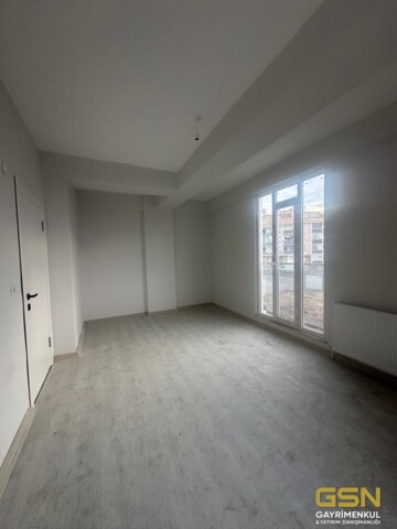 13-ÇAYIROVA ATATÜRK MAHALLESİNDE 2+1 ARAKAT