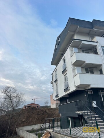 ÇAYIROVA ATATÜRK MAHALLESİNDE 2+1 ARAKAT