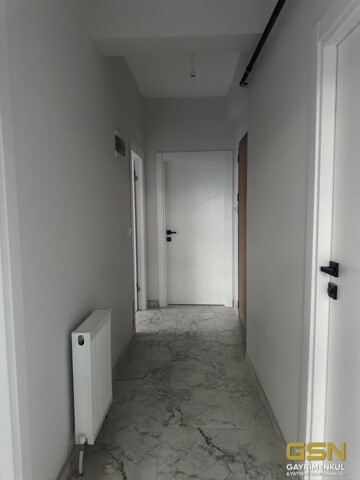 12-ÇAYIROVA ATATÜRK MAHALLESİNDE 2+1 ARAKAT