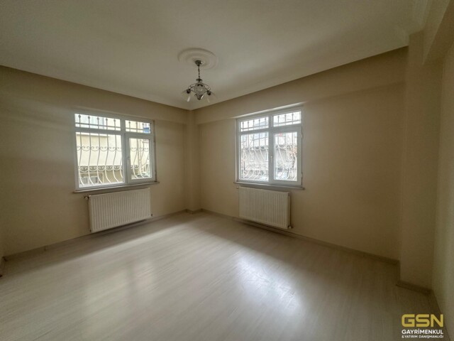 9-PENDİK ESENYALI'DA MERKEZİ KONUMDA SATILIK 3+1 DAİRE