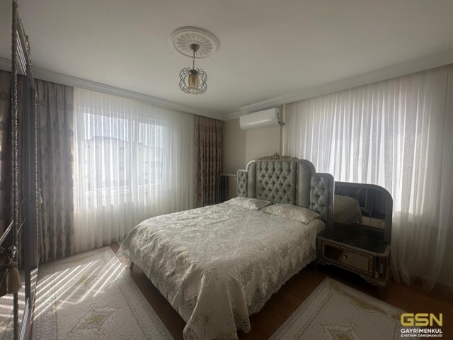 7-ÇAYIROVA ÖZGÜRLÜK MH. CADDE ÜZERİNDE 170 M2 3+1 DAİRE