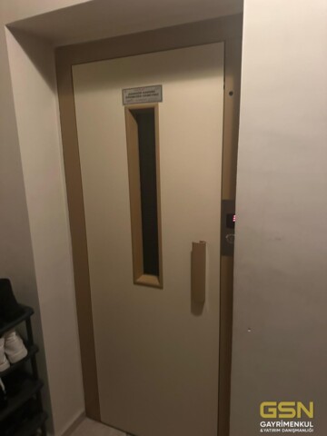 15-ÇAYIROVA ÖZGÜRLÜK MH. CADDE ÜZERİNDE 170 M2 3+1 DAİRE