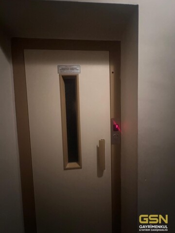 3-ÇAYIROVA ÖZGÜRLÜK MH. CADDE ÜZERİNDE 170 M2 3+1 DAİRE