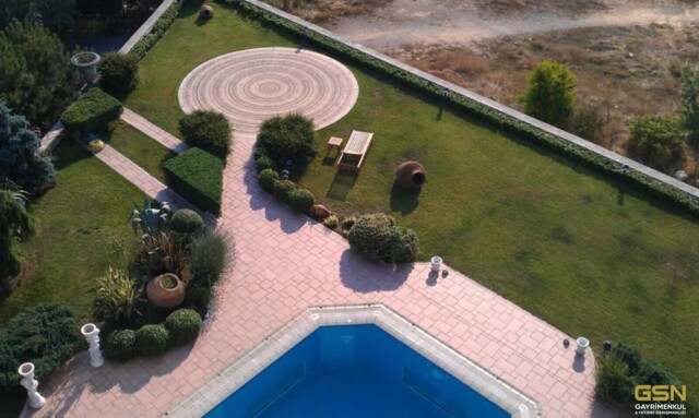 16-ÇENGELKÖYDE LEBİDERYA BOĞAZ MANZARALI SATILIK MALİKANE 