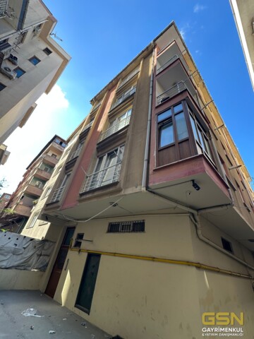 ÜMRANİYE ATAKENT MAHALLESİNDE MİTHATPAŞA CADDESİ ÜZERİNDE SATILIK 3+1 DAİRE